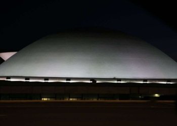 A cúpula menor, voltada para baixo, abriga o Plenário do Senado Federal. © Marcello Casal JrAgência Brasil
