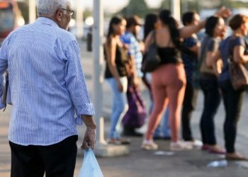 Casos de Síndrome Respiratória Aguda associados à covid-19 aumentam entre idosos