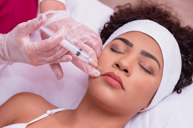 Ácido hialurônico:  Especialista revela 4 “usos escondidos” do produto