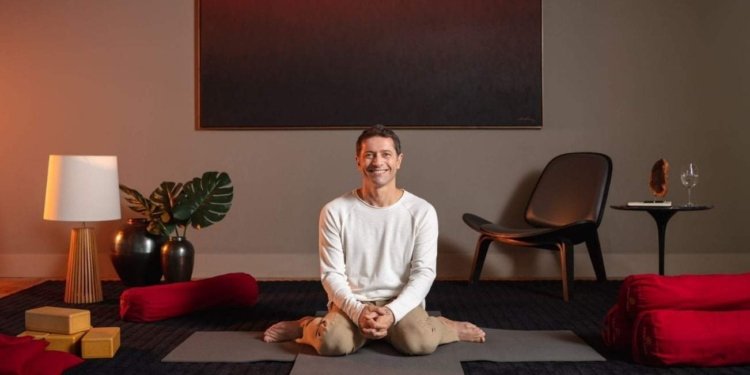 Sente vontade de praticar yoga? Especialista compartilha 6 dicas para iniciantes