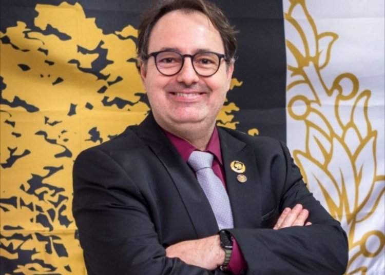Dr. Gabriel Lopes