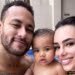 neymar-exibe-clique-enquanto-curte-piscina-com-bruna-biancardi-e-mavie:-‘assumiram?’