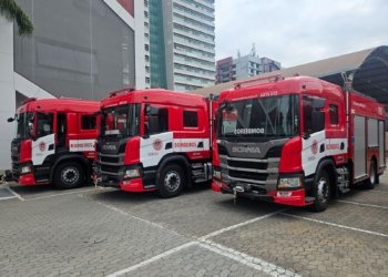 corpo-de-bombeiros-recebe-novas-viaturas-de-combate-a-incendio,-ambulancias-e-caminhoes-para-defesa-civil