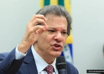 apos-falas-de-haddad,-ibovespa-fecha-em-ligeira-alta-de-0,03%