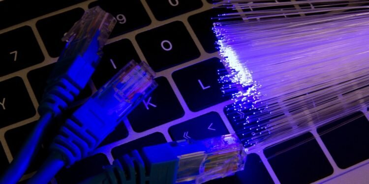 Rede de fibra óptica do Governo já chega a todos os 78 municípios capixabas