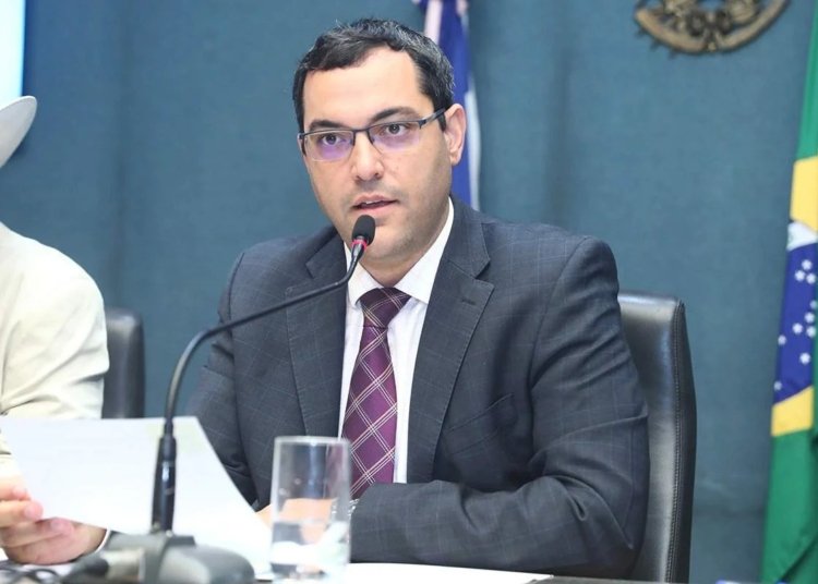Dr. Bruno Resende propõe diretrizes para AVC e infarto na saúde estadual