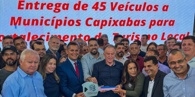 Gilson Daniel viabiliza entrega de 45 veículos para fomentar o turismo em municípios capixabas