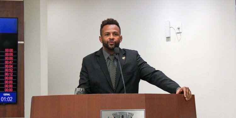 Wesley Andrade denuncia falhas na gestão e cobra soluções para transporte, saúde e educação