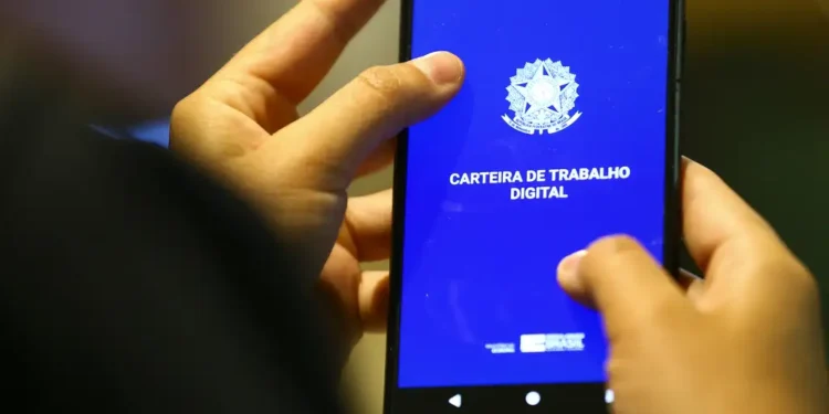 Espírito Santo cria mais de 7 mil empregos com carteira assinada em maio