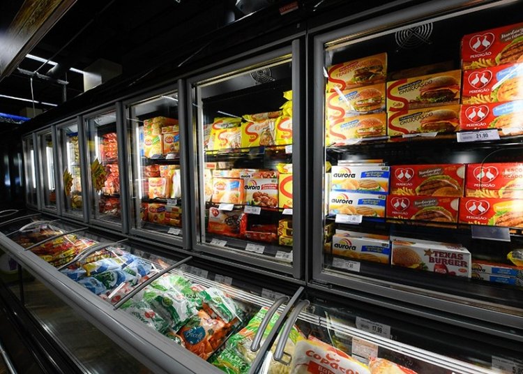 Indústria poderá ser obrigada a destacar riscos de câncer em alimentos ultraprocessados