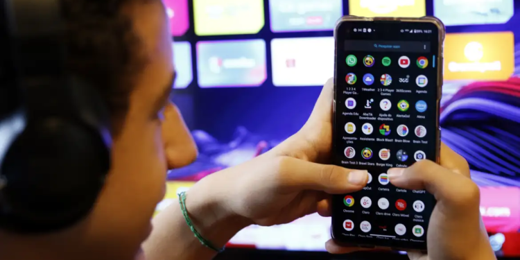 celular © bruno peres i via agência brasil