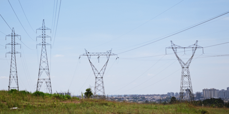 linha de transmissão de energia © ricardo botelho i va mme