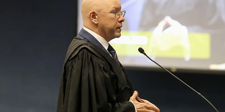 54761703903 61e47da42c oaosmall