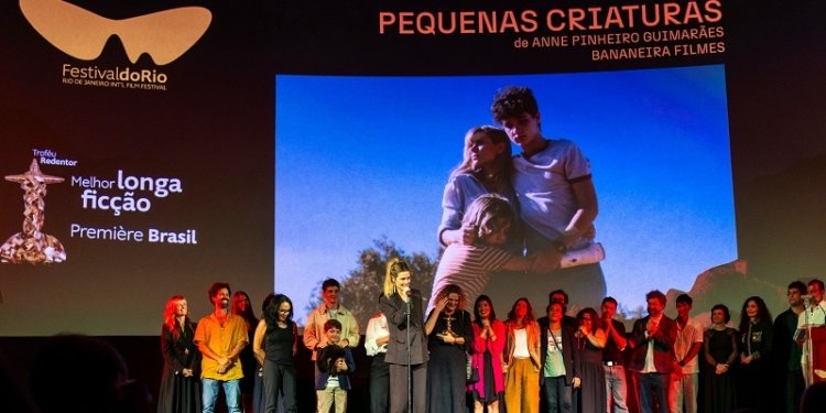 melhor longa metragem de ficção pequenas criaturas de anne pinheiro guimarães