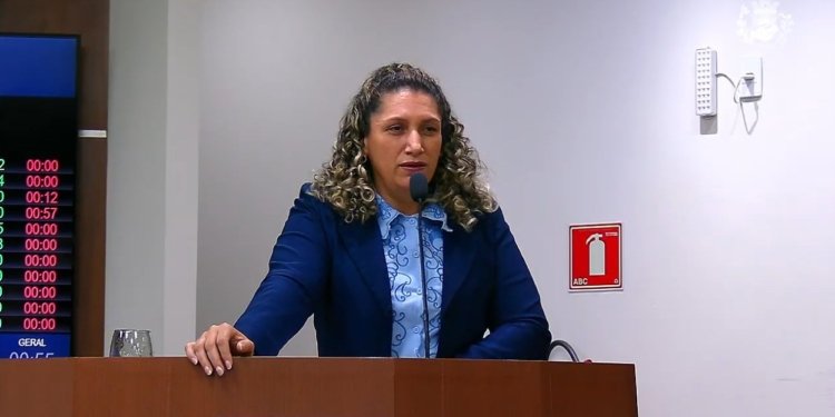 2025 11 13 22.51.24 www.youtube.com 2726f965372f