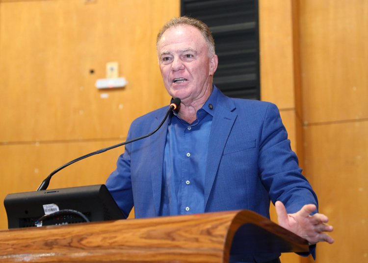 segundo o governador renato casagrande, medida favorece a regularização fundiária © kamyla passos