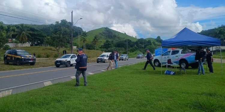 operação em joão neiva identifica irregularidades no transporte de mercadorias e recupera r$ 39,5 mil © via sefaz es