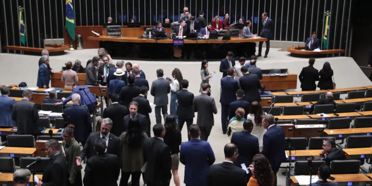 câmara dos deputados © bruno spada i via câmara dos deputados