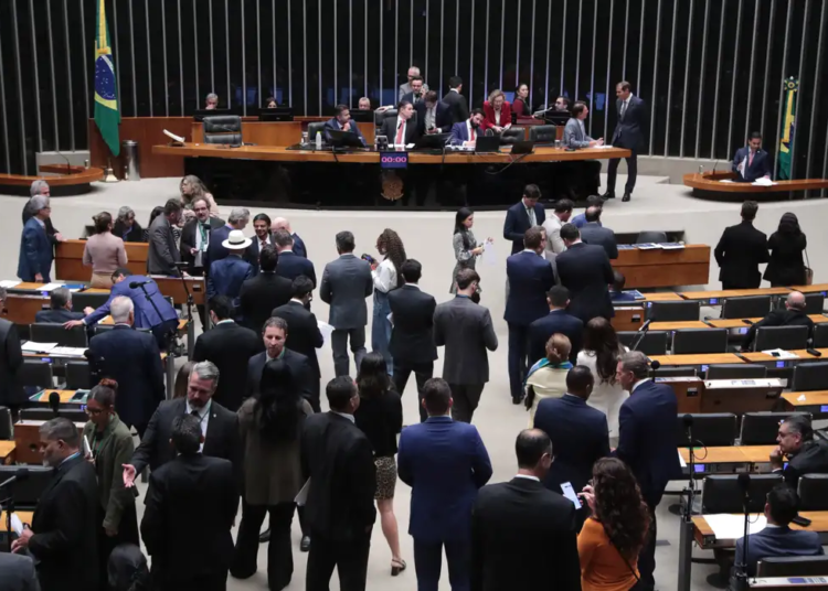 câmara dos deputados © bruno spada i via câmara dos deputados