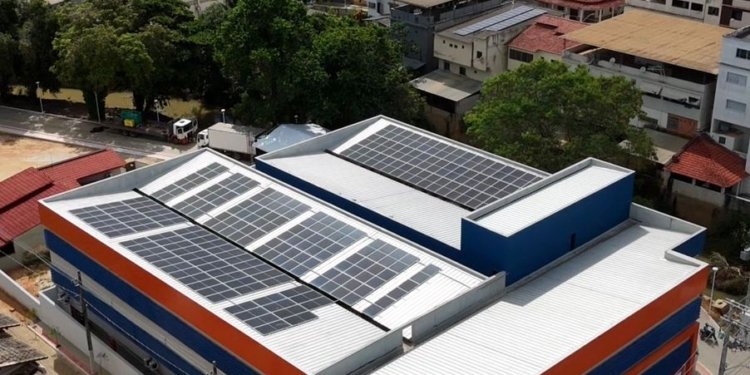 Casagrande inaugura escola e anuncia pacote milionário de investimentos em Rio Bananal