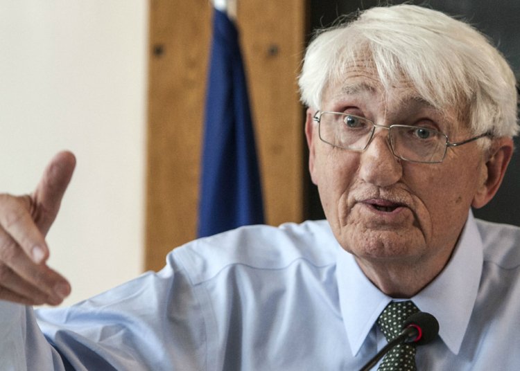 Filósofo Jürgen Habermas, pensador da democracia, morre aos 96 anos na Alemanha