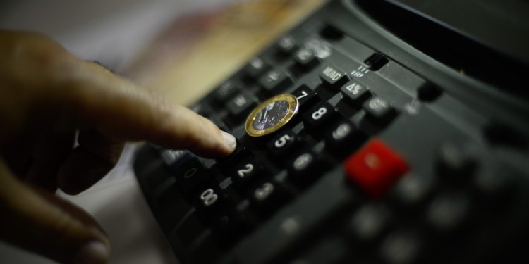 IPCA do Brasil sobe 0,7% em fevereiro, porém inflação anual desacelera para 3,81%.