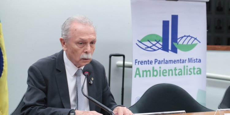 Negociações globais para poluição por plásticos avançam, mas com desafios e riscos à saúde