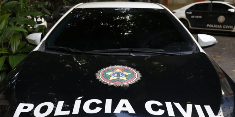 Professor universitário é preso por abusos sexuais e produção de material pornográfico infantil