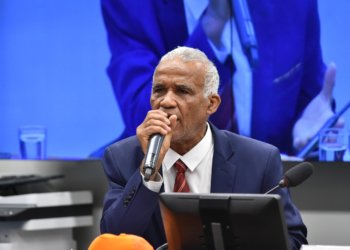 Projeto modifica Lei do Desarmamento e impede porte de armas para agressores condenados