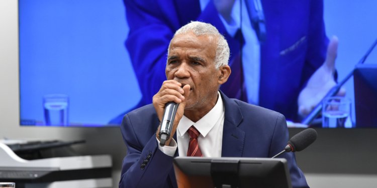 Projeto modifica Lei do Desarmamento e impede porte de armas para agressores condenados