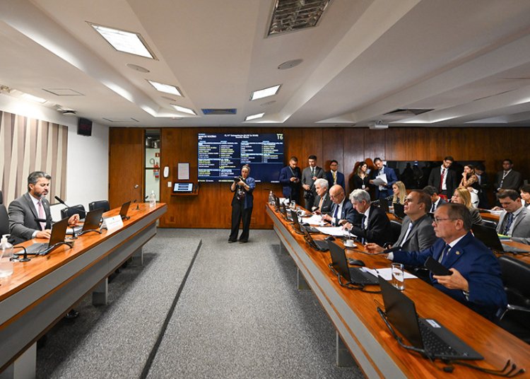 Senado cria lista de passageiros perigosos para barrar embarques em voos comerciais brasileiros