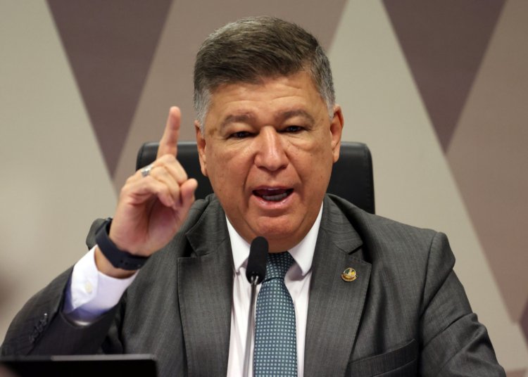 Senador Carlos Viana defende depoimento de Vorcaro e critica decisão sobre Leila Pereira