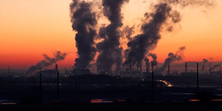 Poluição causada por fabricas © Via Pixabay