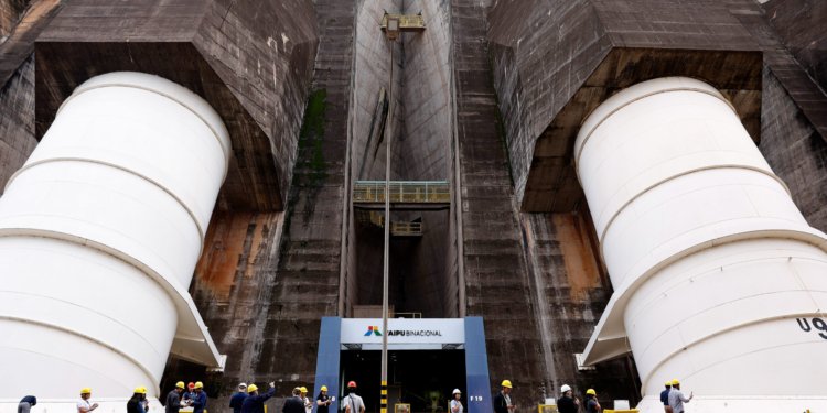 Brasil vai comercializar energia de Itaipu pela menor tarifa do país em 2027, diz diretor