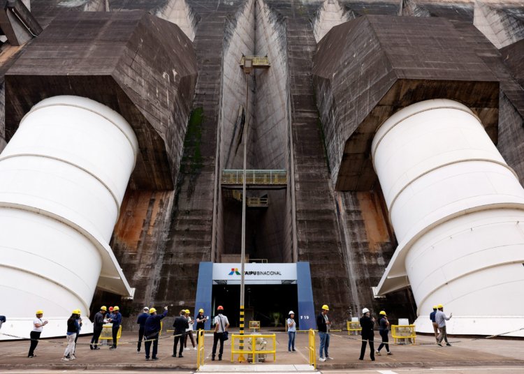 Brasil vai comercializar energia de Itaipu pela menor tarifa do país em 2027, diz diretor
