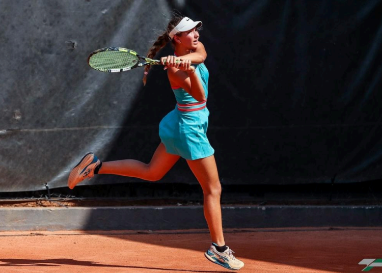 caroline gama, jovem promessa do tênis de quadra capixaba © l4