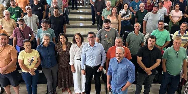 Cerca de 150 agricultores assinam contratos de crédito de carbono em São Domingos do Norte