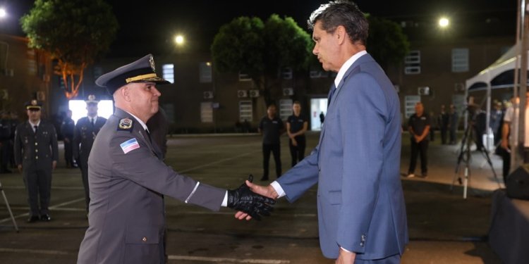 Coronel Luciana Ferrari faz história como primeira mulher no comando da PMES em 191 anos