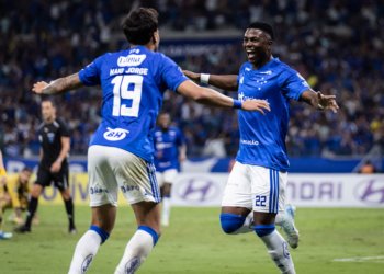 Cruzeiro bate Boca e assume liderança do grupo na Libertadores