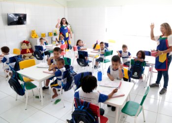 Educação infantil: uma em cada dez crianças fora da escola em 876 cidades