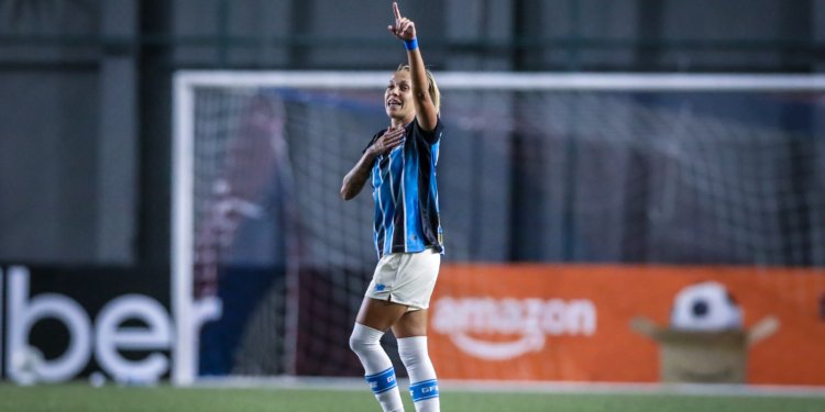 Grêmio vence Bahia com dois gols de Camila Pini no Brasileirão feminino