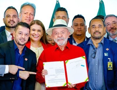 Lula anuncia R$ 21,2 bi em crédito com juros reduzidos para compra de caminhões e ônibus