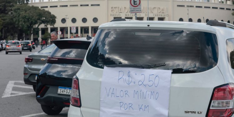 Motoristas de Aplicativo Protestam em São Paulo Contra Regulamentação do Serviço