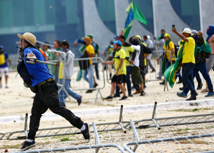 Organizações sociais criticam derrubada de veto ao projeto da Dosimetria
