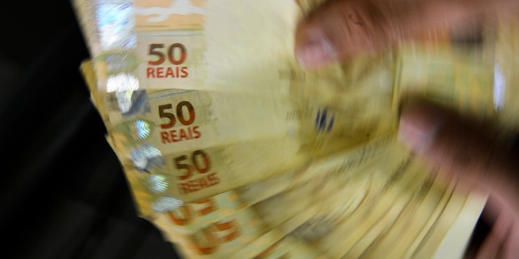 Poupança brasileira registra perda de R$ 11,1 bilhões em março, informa Banco Central