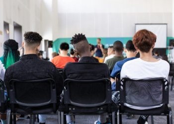 Prazo para estudantes da 3ª série do Ensino Médio pedirem isenção do Enem 2026 é até abril
