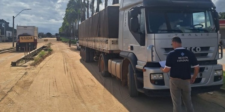Sefaz apreende 572 sacas de café irregular em Pinheiros no norte do Espírito Santo