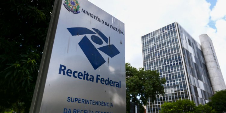 Arrecadação federal bate recorde histórico com R$ 278,8 bilhões em abril
