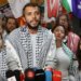 Ativista Thiago Ávila desembarca no Brasil após 10 dias de detenção em Israel