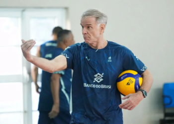 Bernardinho oficializa lista de 30 nomes do Brasil para a Liga das Nações